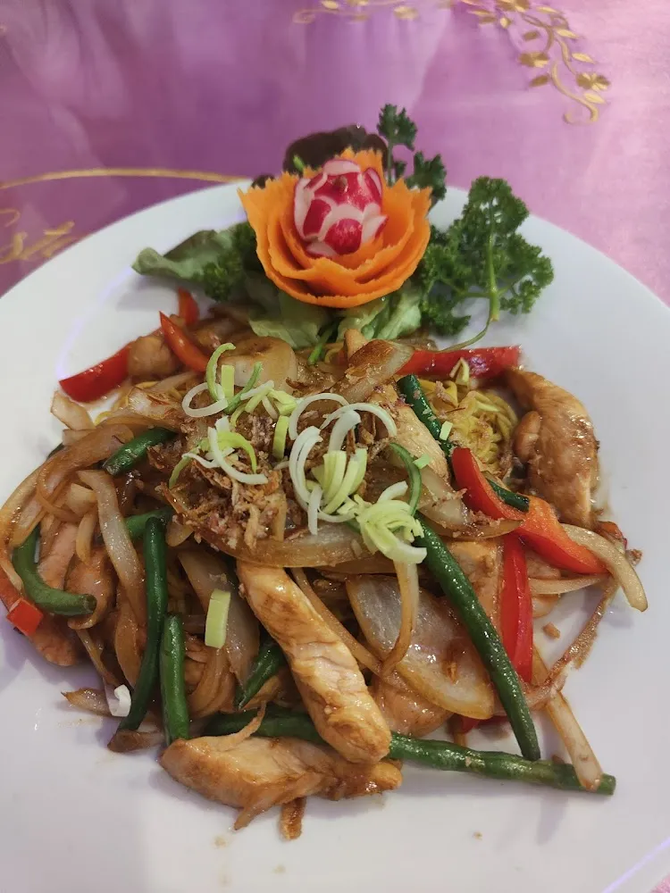 Nouilles Sautées Au Poulet